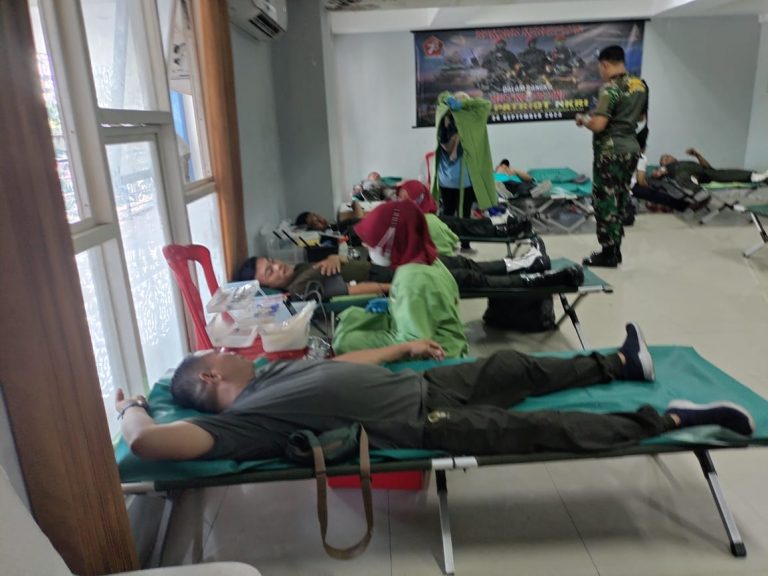 Donor Darah dan Pengobatan Masal di Kodim Lamongan