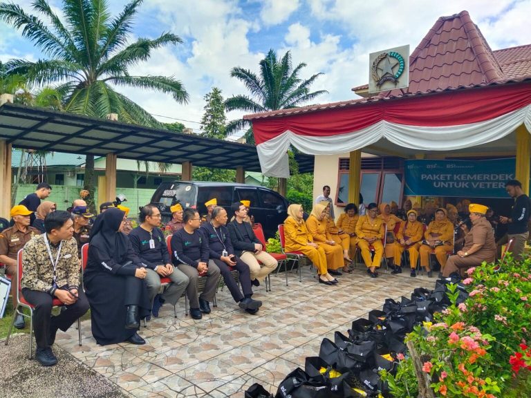 BSI Maslahat dan BSI Berbagi Kado Kemerdekaan Bersama Legiun Veteran Medan