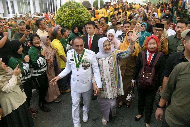 Gubernur Sumut Edy Rahmayadi Dilepas Ribuan Masyarakat