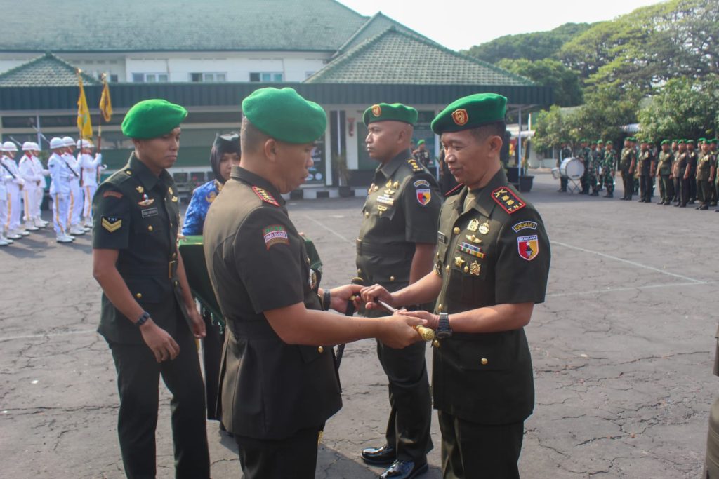 HUT ke-63 Rindam V Brawijaya Diwarnai Prosesi Sertijab Dansecaba