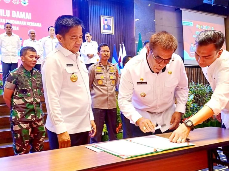 Ketua DPW PKB Sumut Sukhairi Tanda Tangani Deklarasi Pemilu Damai