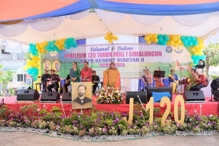 Wali Kota Pematang Siantar Hadiri Jubileum 120 Tahun Injil di Simalungun