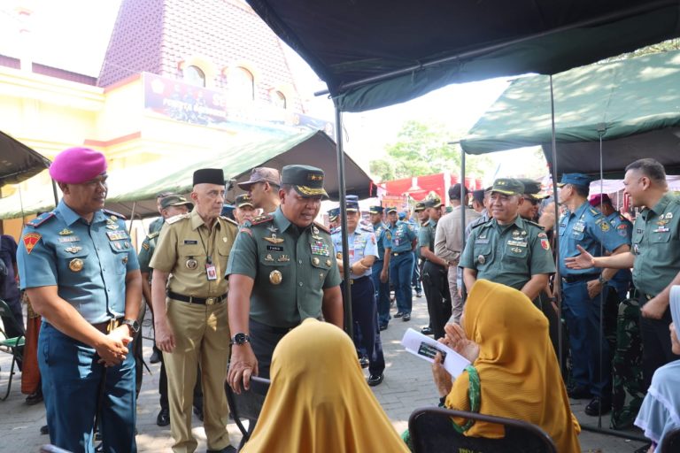 Bakti Sosial di Bangkalan