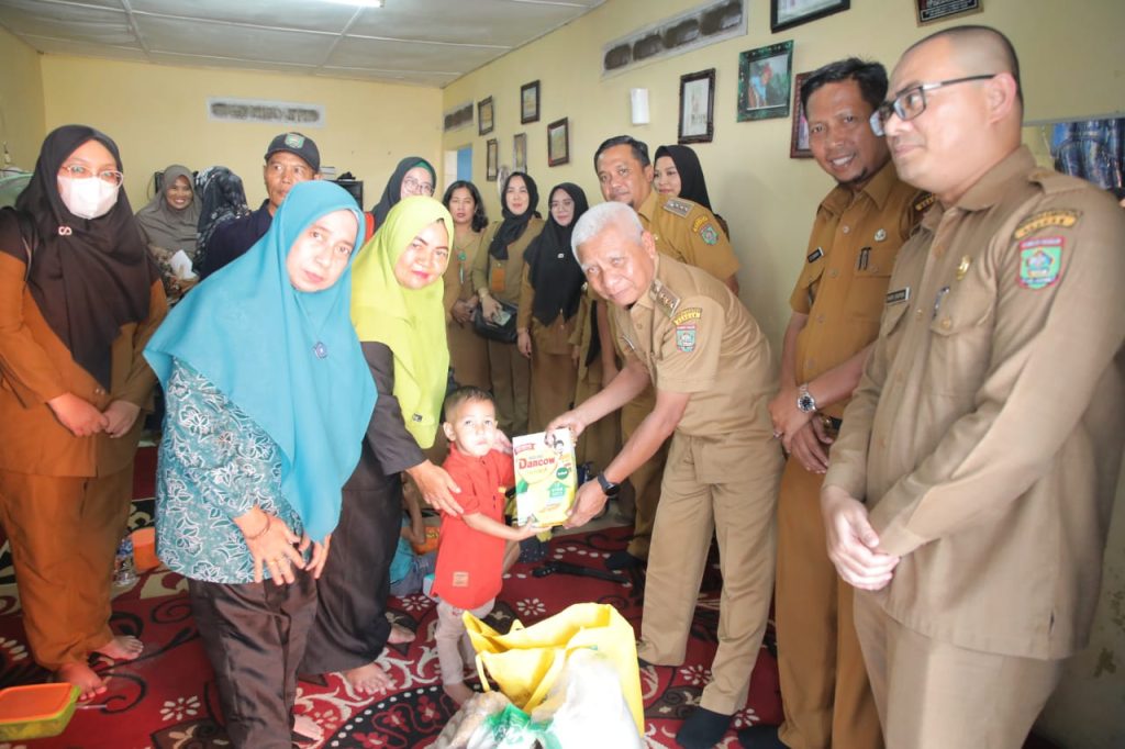 Bupati Asahan Serahkan Bantuan Makanan Tambahan Untuk Anak Stunting