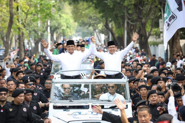 Lautan Masyarakat Antar Capres Cawapres Anies - Muhaimin daftar ke KPU RI