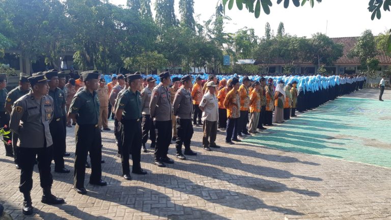  Senin Berkibar Dandim Lamongan di SMKN 1 Sambeng