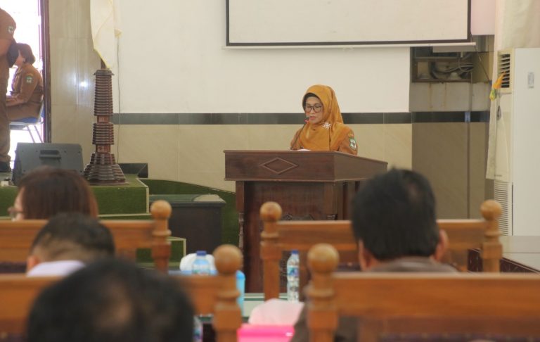 Susanti Hadiri Rapat Paripurna VIII Pembahasan Ranperda Pajak Daerah di DPRD SiantarSusanti Hadiri Rapat Paripurna VIII Pembahasan Ranperda Pajak Daerah di DPRD Siantar