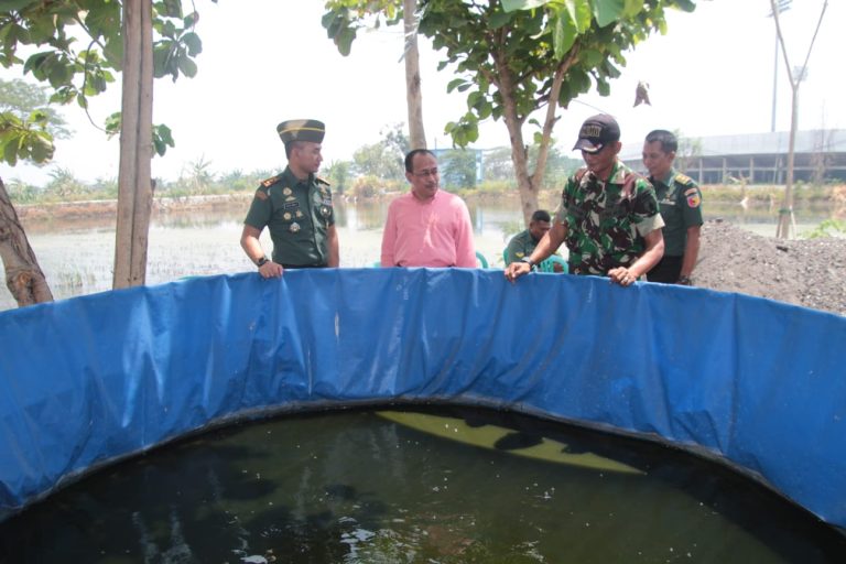 Letkol Ketut Wira Purbawan Bekali Anggota Kemampuan Budidaya Lele