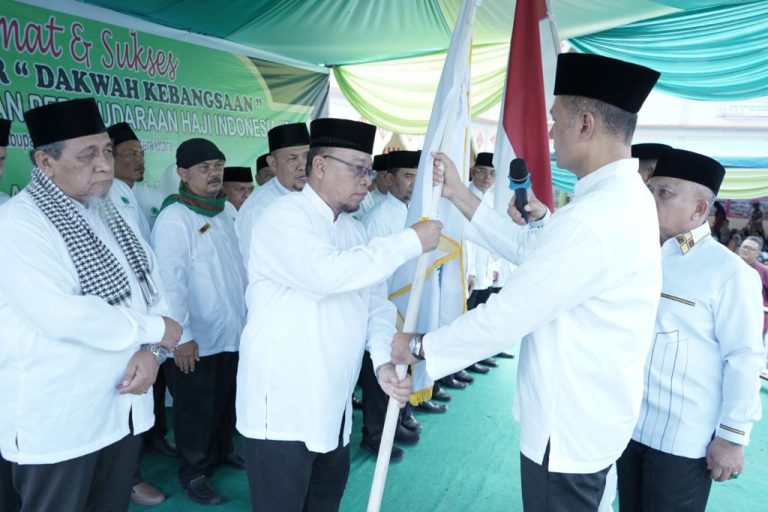 Musa Rajekshah Lantik IPHI Kabupaten Asahan Masa Bhakti 2023-2028