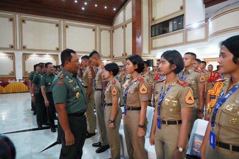 Pangdam Beri Pengarahan Taruna dan Taruni AAL