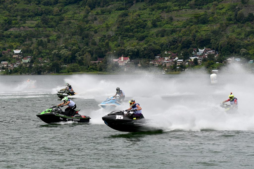 Ribuan Wisatawan Antusias Nonton Aquabike World Championship 2023