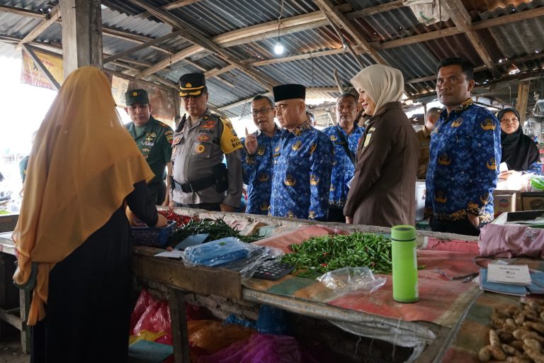 Bupati Asahan Sidak Pasar dan Pantau Harga Sembako