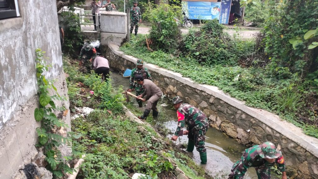 Koramil Pucuk Gencarkan Bersih-Bersih Lingkungan