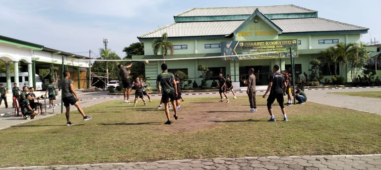 Olahraga Rutin, Wujudkan Fisik yang Prima Anggota Kodim Lamongan