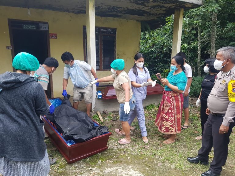 Polsek Parapat Sigap Lakukan Evakuasi Adanya Penemuan Mayat di Girsang Sipangan Bolon