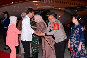 Kapolda Sumut Sambut Kedatangan Presiden RI di Bandara Kualanamu