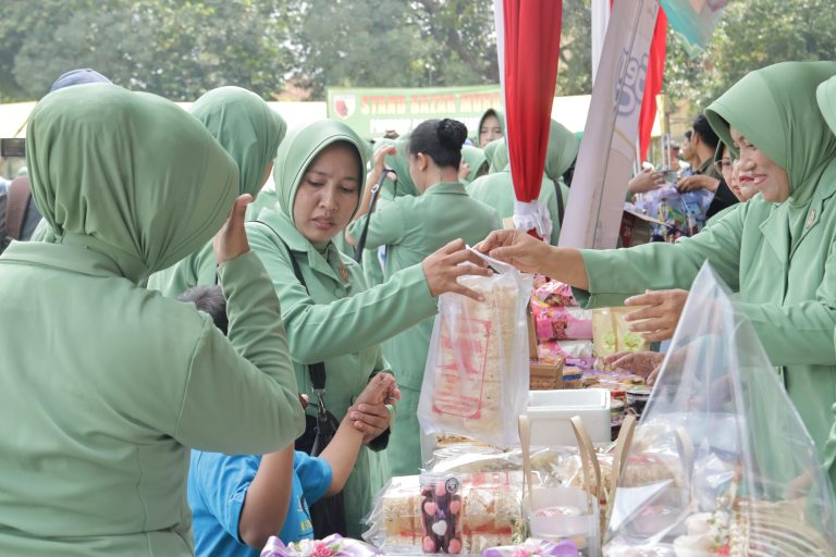 Bazar Murah Kodam Brawijaya Diserbu Masyarakat