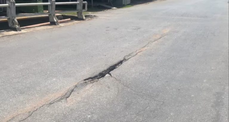 Dua Jembatan di Desa Sungai Kakap Mengkhawatirkan