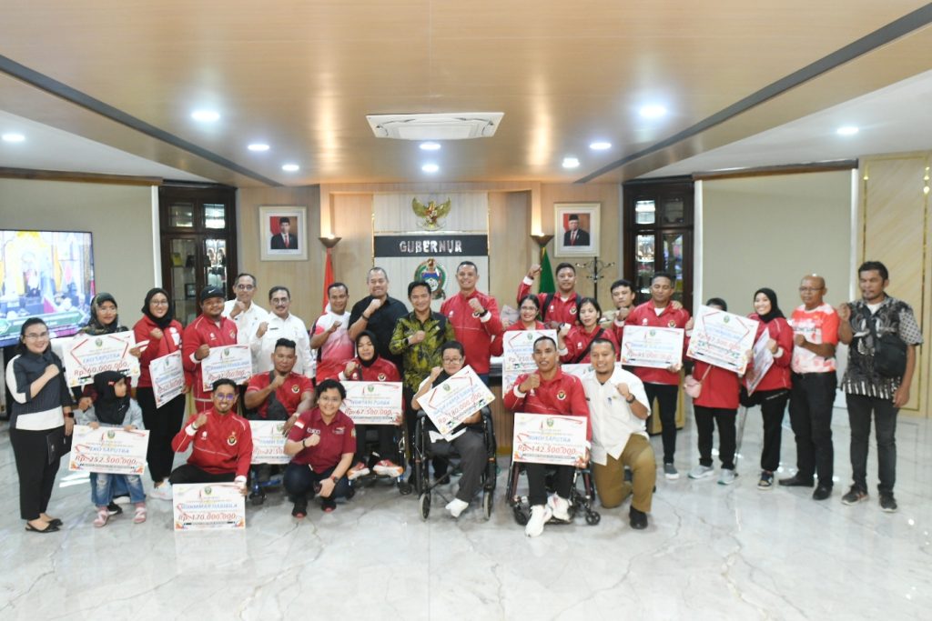 Pj Gubernur Sumut Beri Bonus Rp3,1 Miliar ke Atlet Penyandang Disabilitas