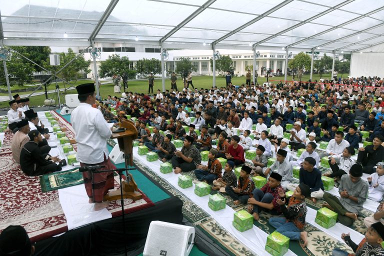 Pj Gubernur Sumut Buka Bersama Anak Yatim Piatu