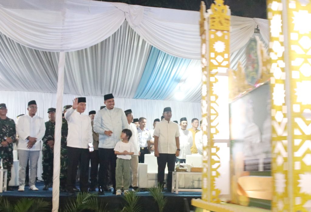 Pj Gubernur Sumut Lepas Pawai Kendaraan Takbiran 1 Syawal 1445 H