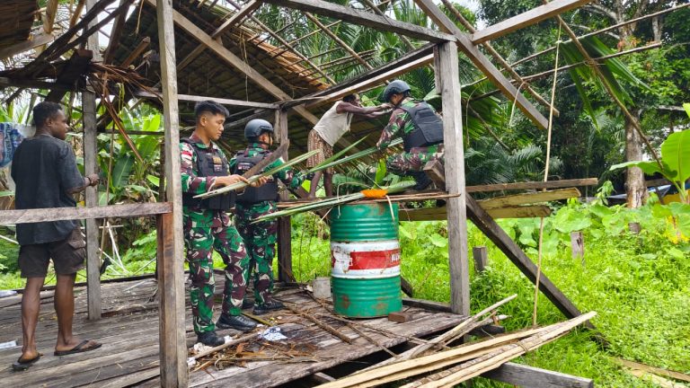 Satgas Yonif 721Makkasau Dapat Perhatian dari Warga Kampung Dabra