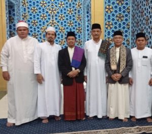 Ustadz Irham Taufik Jadi Imam Shalat Ied di Masjid Agung Medan