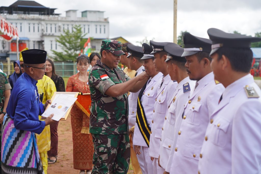 Danrem 121Abw Hadiri Upacara Peringatan HUT Kota Sintang ke-662 Tahun 2024