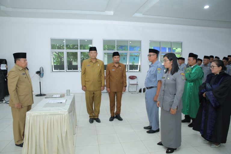 Drs Muhili Lantik 43 Kepala UPTD Disdik Asahan