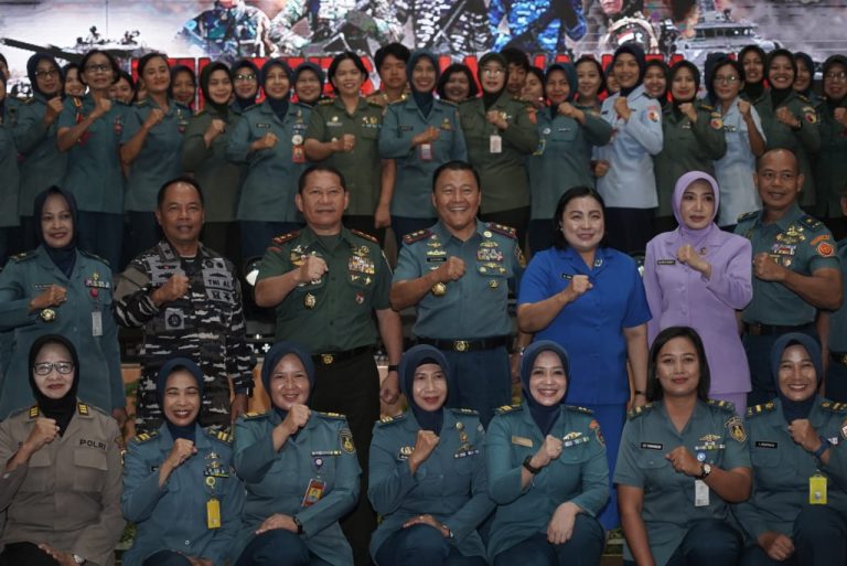 Gartap IIISurabaya Gelar Apel Bersama Wanita TNI