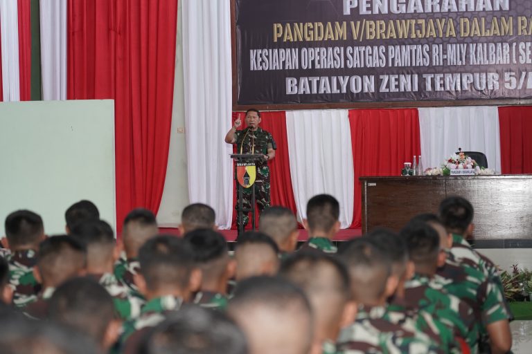 Pangdam Mayjen TNI Rafael Beri Pembekalan Prajurit Yonzipur 5ABW