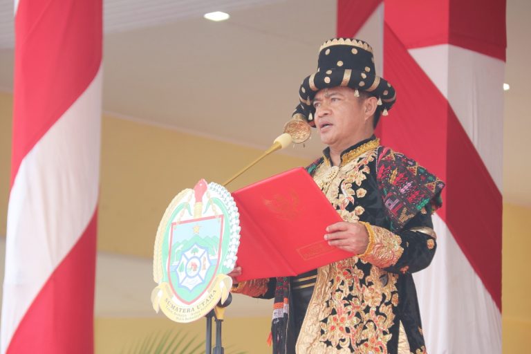 Pj Gubernur Pimpin Upacara Peringati Hardiknas 2024