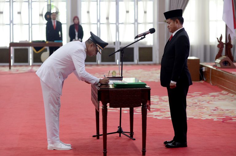 Pj Gubernur Sumut Lantik Muttaqien Jadi Pj Walikota Tebingtinggi