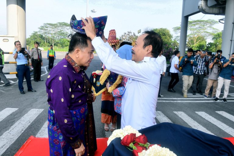 Disambut Forkopimda, Pj Gubernur Sumut Agus Fatoni Tiba di Bandara Kualanamu