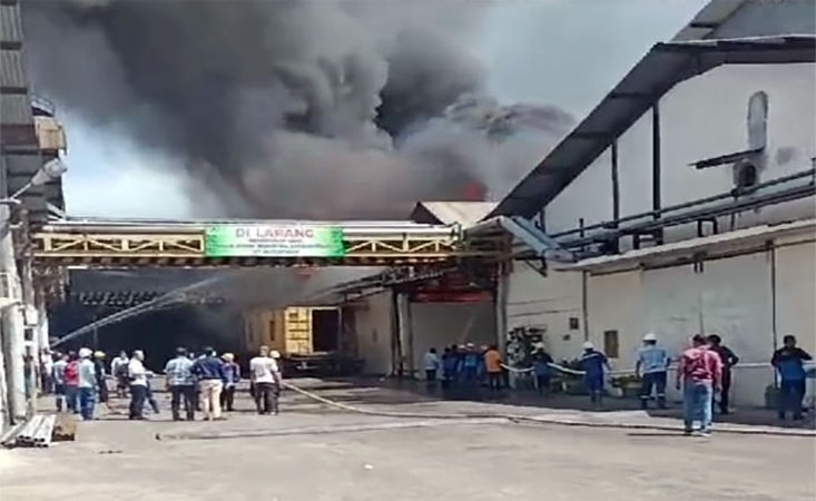 Kebakaran di Gudang PT Musim Mas Tanjung Mulia Medan