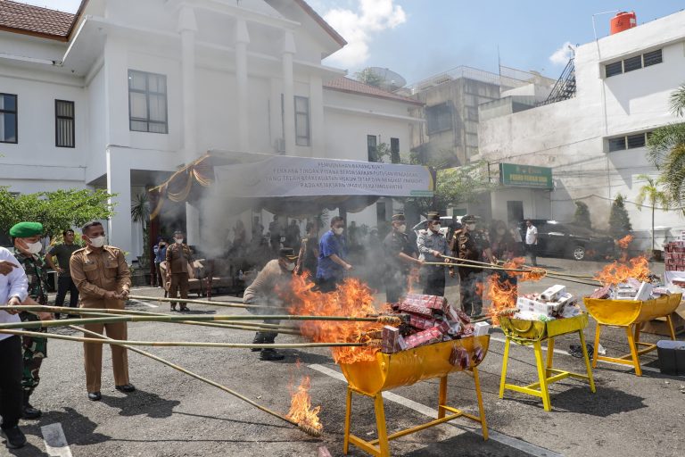 Pemko Siantar Ikuti Proses Penghancuran Barangbukti di Kejari