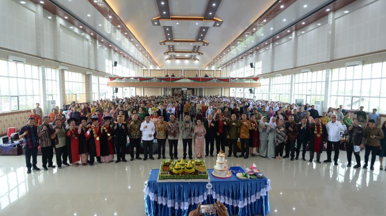 Pj Gubernur Sumut Hadiri Perayaan Dies Natalis ke-25 STIkes Senior Medan