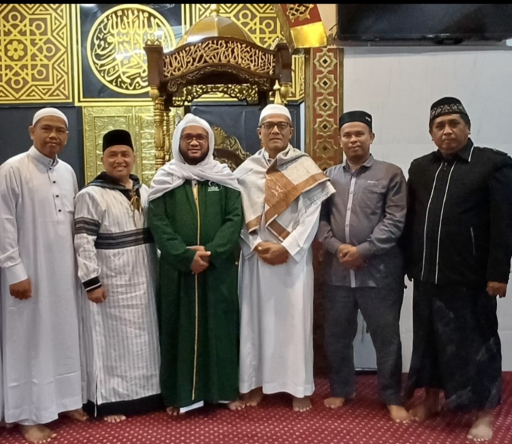 Senator Dedi Iskandar Khatib di Masjid Asy Syafiiyah