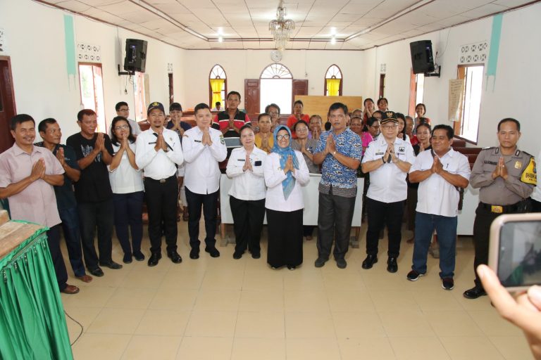 Walkot Susanti Kunjungi Beberapa Rumah Ibadah di Kota SiantarWalkot Susanti Kunjungi Beberapa Rumah Ibadah di Kota Siantar