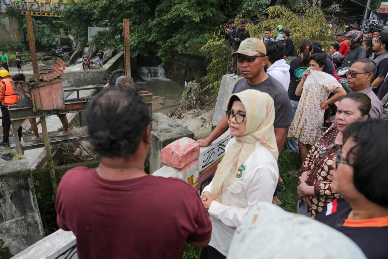 Walkot Susanti Pantau Langsung Pencarian Bocah Korban Hanyut di Sungai Bah Bolon