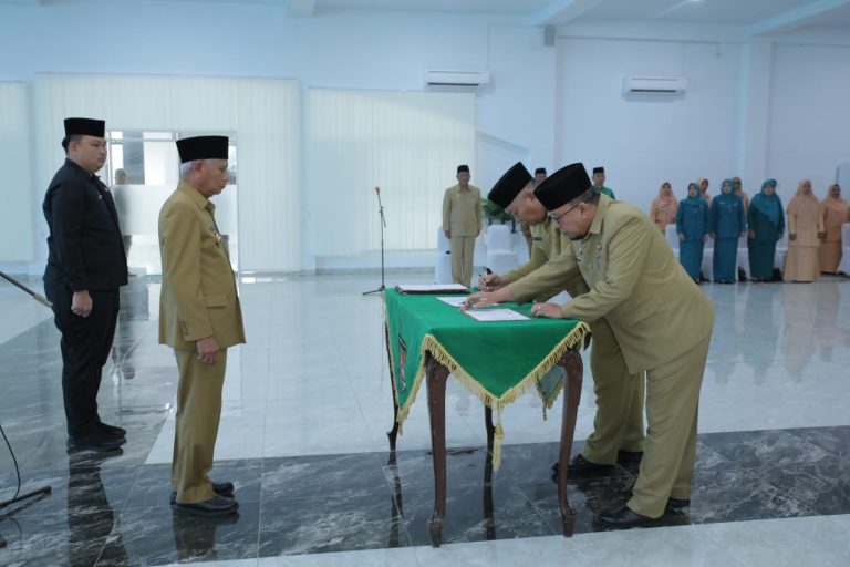 Bupati Lantik 6 JPT Pratama di Lingkungan Pemkab Asahan