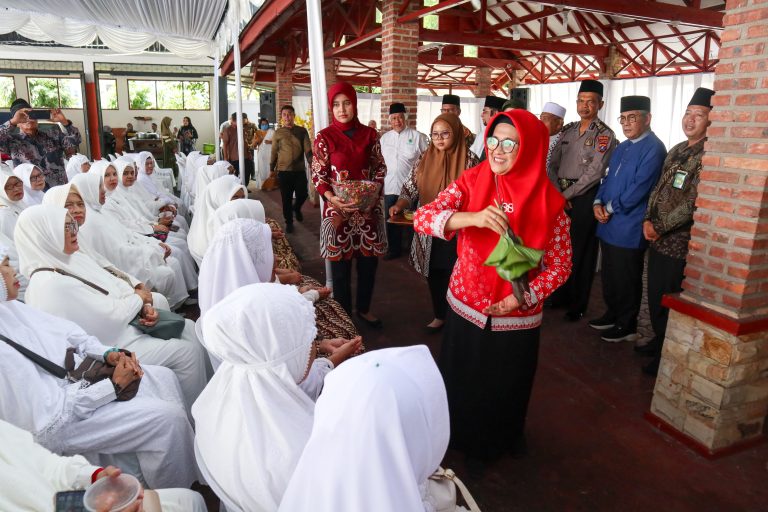 Kepulangan Jamaah Haji Disambut Hangat Walikota Siantar