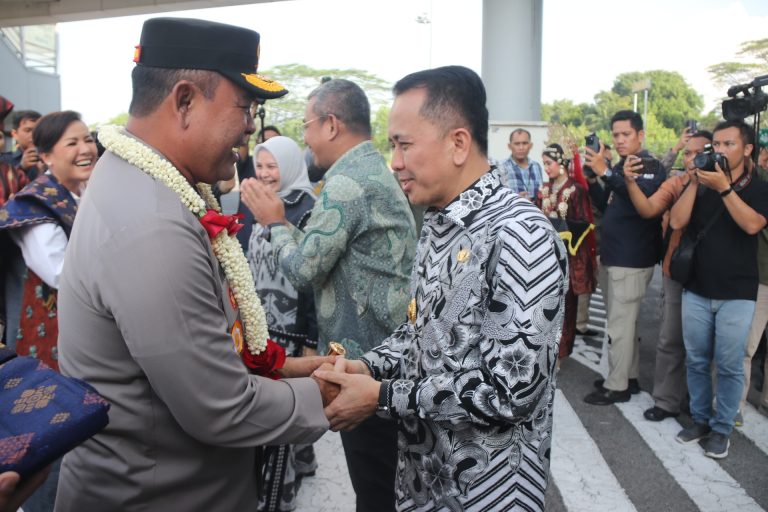 Agus Fatoni Sambut Kedatangan Kapolda Irjen Whisnu Hermawan Februanto