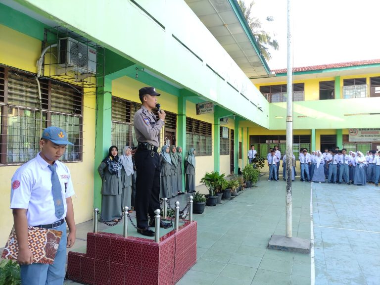 Bhabinkamtibmas Laksanakan Cooling System