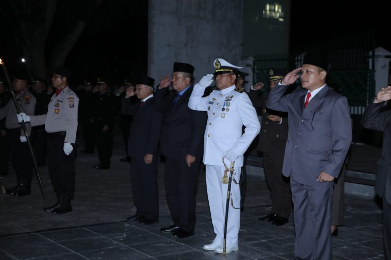 Bupati Asahan Ikuti Apel Renungan Suci di Makam Pahlawan