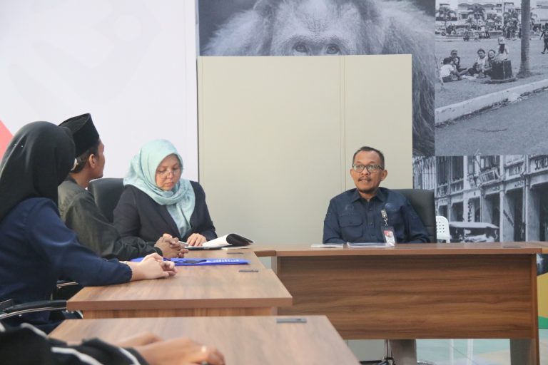 Ilyas Sitorus Apresiasi Mahasiswa UMSU Bakti Sosial Literasi di Pedesaan