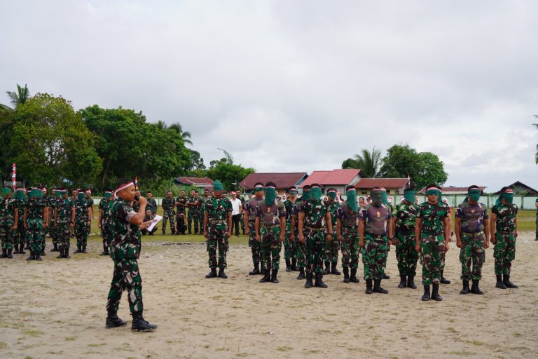 Korem 121Abw Gelar Lomba PBB dengan Mata Tertutup