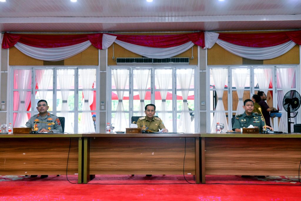 Pj Gubernur Agus Fatoni Pimpin Rapat Final PON XXI Wilayah Sumut