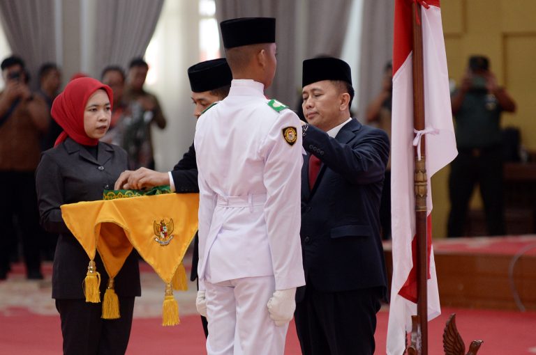 Pj Gubernur Kukuhkan 72 Paskibraka Provinsi Sumut Tahun 2024