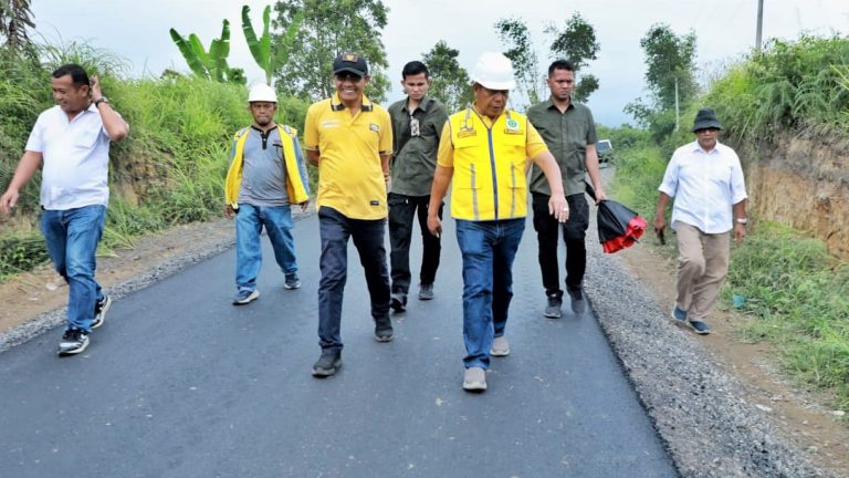 Radiapoh Tinjau Penanganan Long Segment Jalan di Kecamatan Dolok Silou